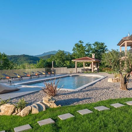Luxury Villa Santa Cruz With Xl Pool And Jacuzzi Potpićan Zewnętrze zdjęcie