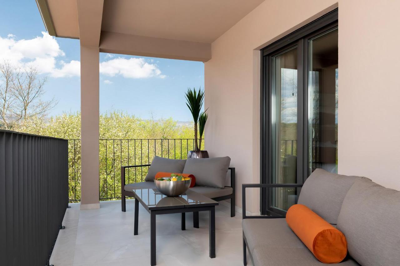 Luxury Villa Santa Cruz With Xl Pool And Jacuzzi Potpićan Zewnętrze zdjęcie