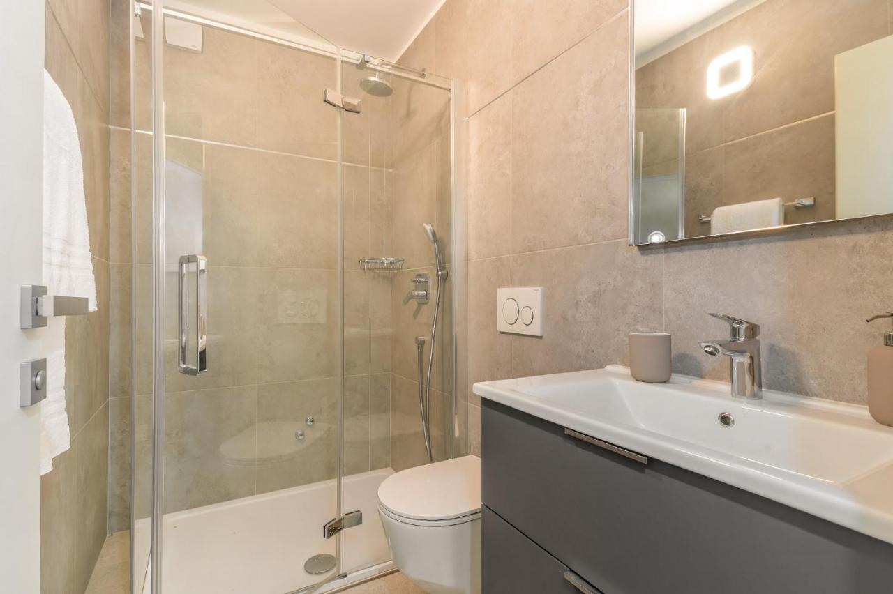 Luxury Villa Santa Cruz With Xl Pool And Jacuzzi Potpićan Zewnętrze zdjęcie