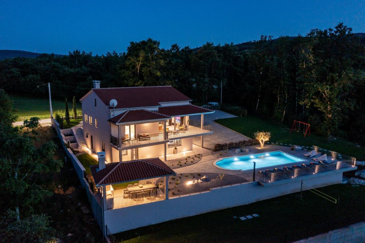Luxury Villa Santa Cruz With Xl Pool And Jacuzzi Potpićan Zewnętrze zdjęcie